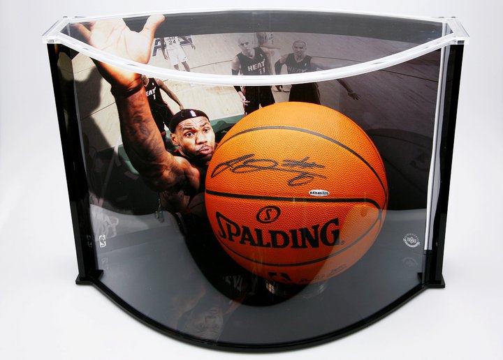 Upper Deck Curve Sports Memorabilia Display Guide 10