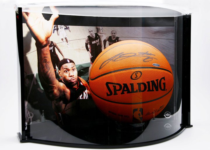 Upper Deck Curve Sports Memorabilia Display Guide 8